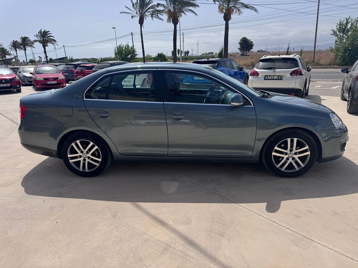 VOLKSWAGEN JETTA ADVANCE 1.9 TDI AUTO SPANISH LHD IN SPAIN ONLY 49000 MILES 2007